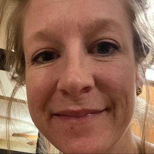 Meet your Posher, Abigail